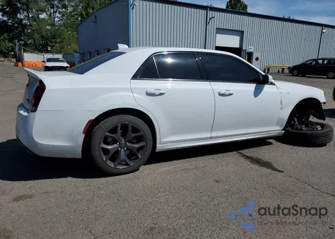 2023 Chrysler 300 S из США, поврежденный, VIN 2C3CCABTXPH640941